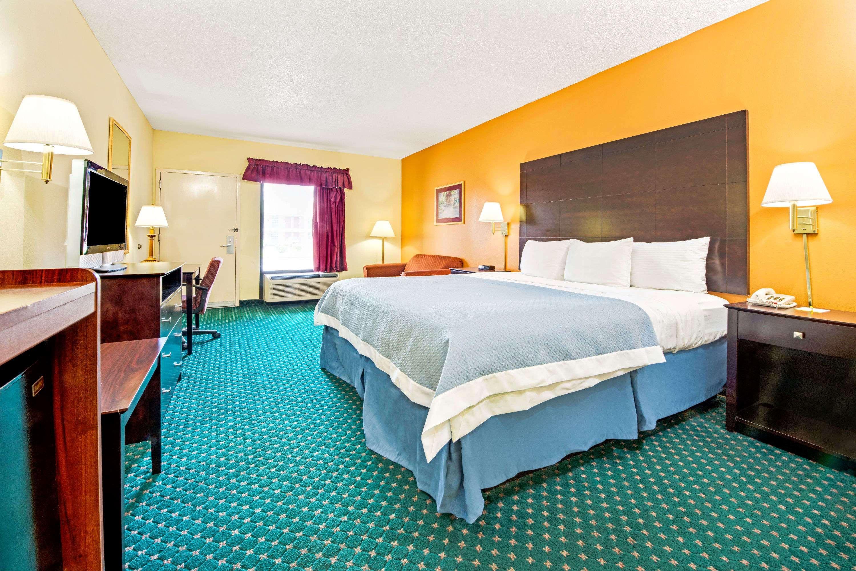 Days Inn By Wyndham Covington Εξωτερικό φωτογραφία
