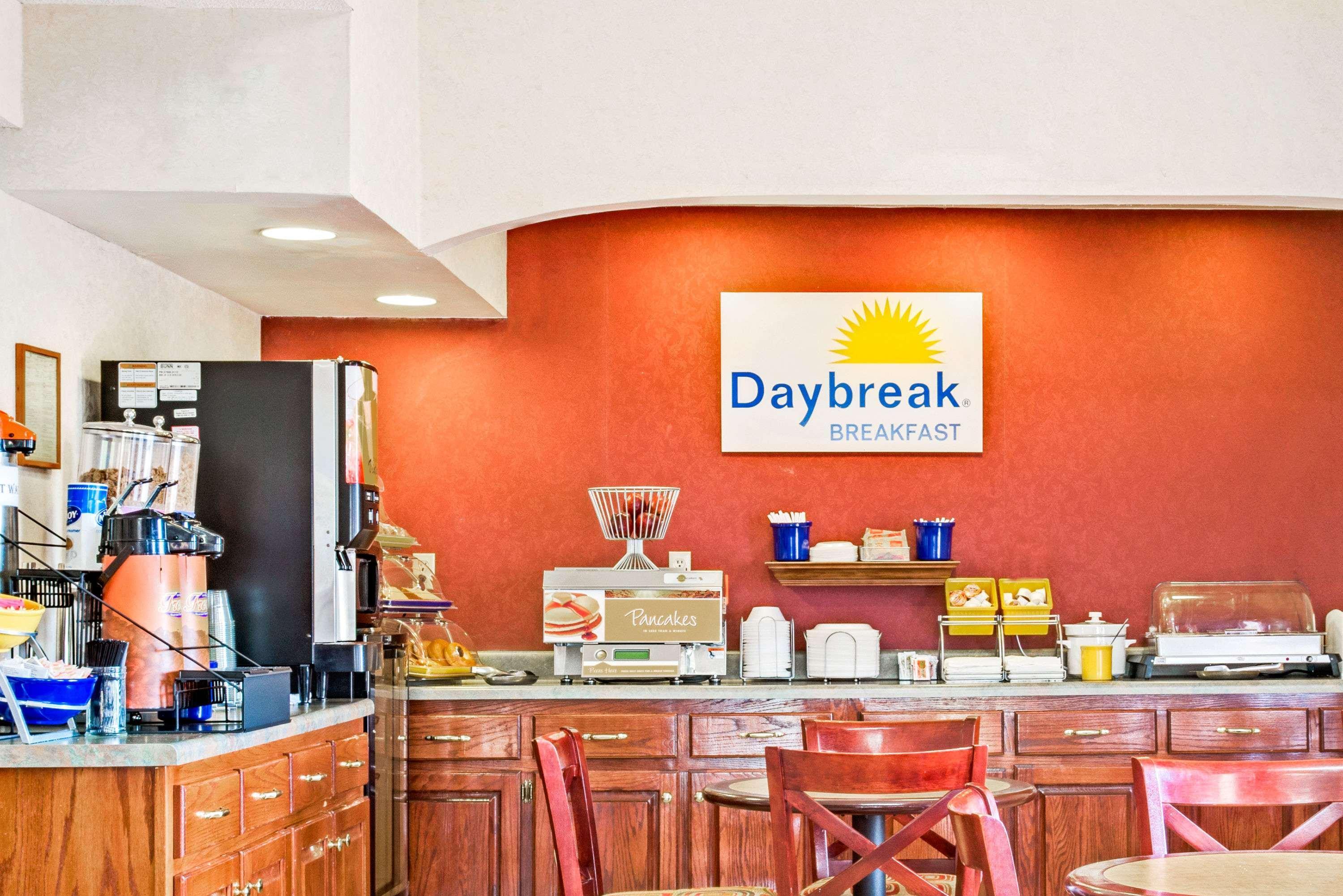 Days Inn By Wyndham Covington Εξωτερικό φωτογραφία