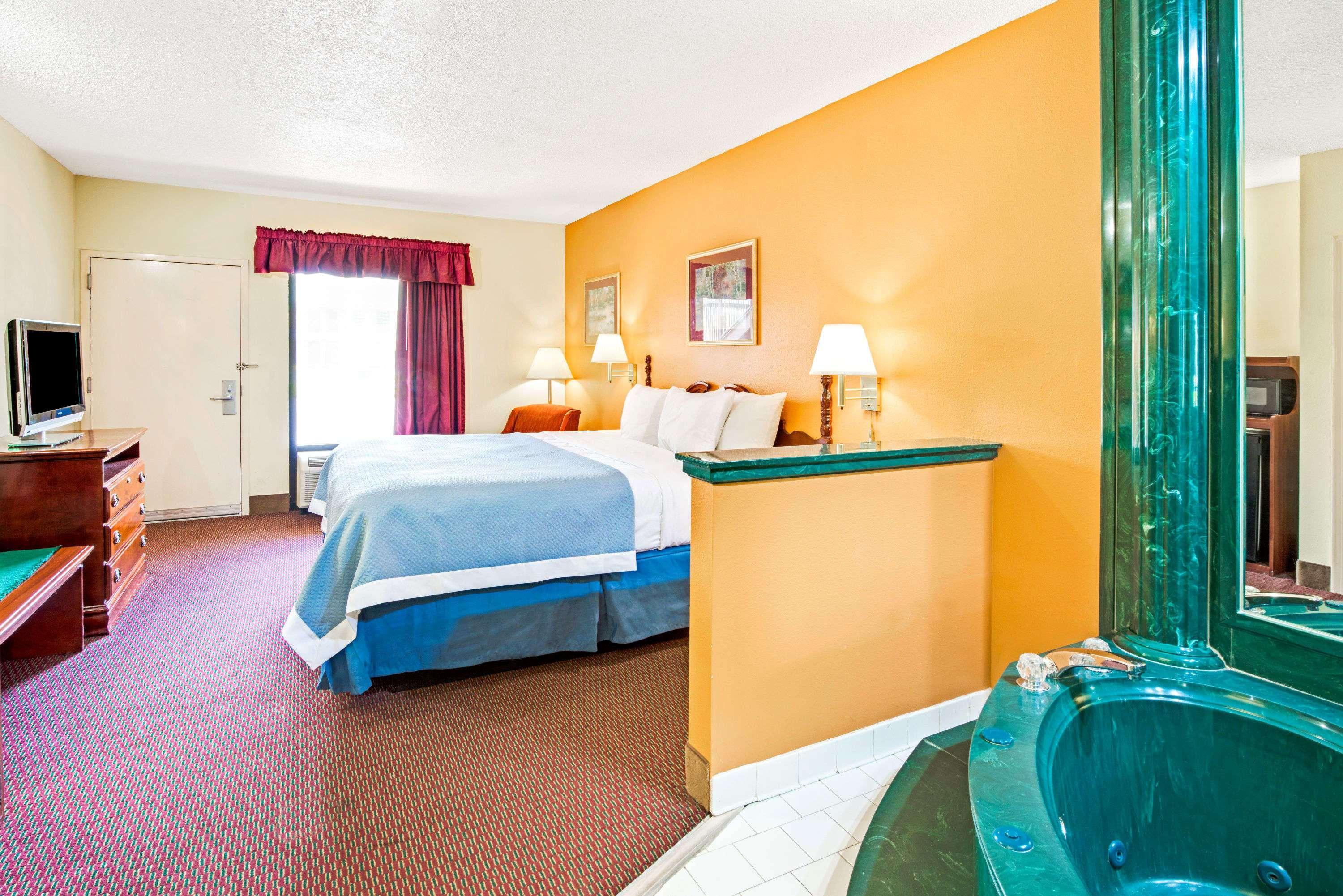 Days Inn By Wyndham Covington Εξωτερικό φωτογραφία