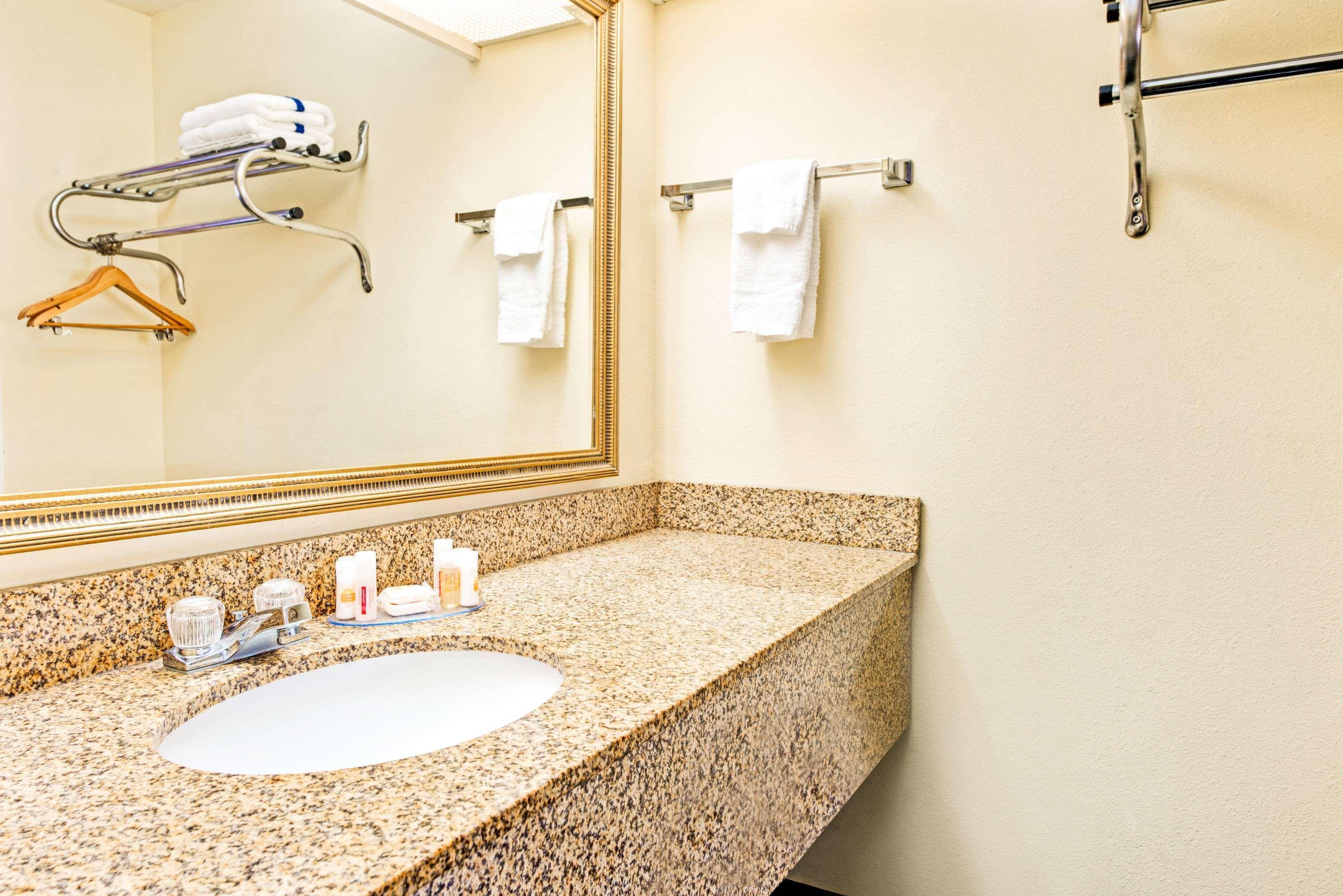 Days Inn By Wyndham Covington Εξωτερικό φωτογραφία