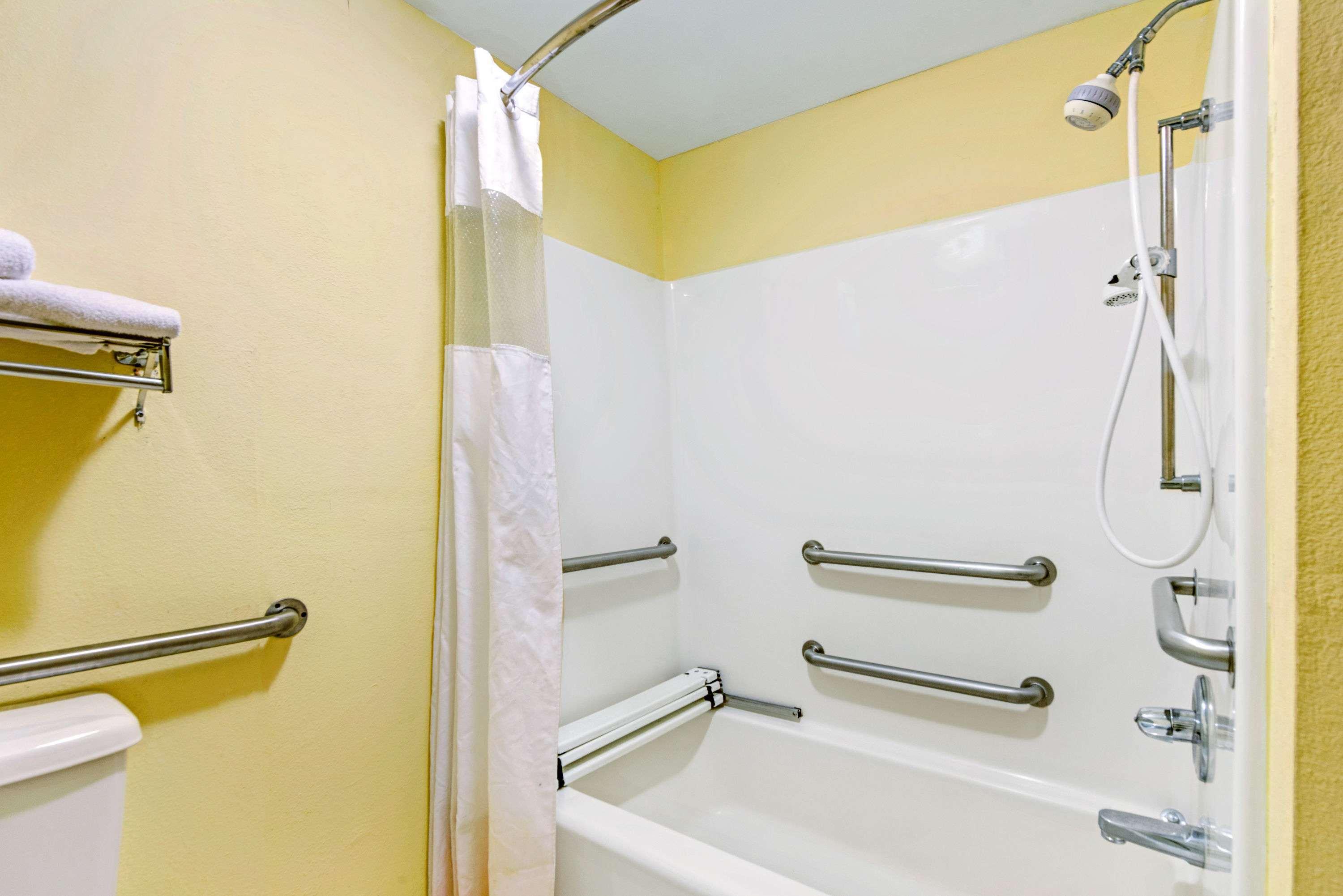 Days Inn By Wyndham Covington Εξωτερικό φωτογραφία